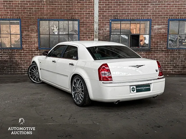 Chrystler 300c hemi 5.7 v8 340pk 2005 -youngtimer- - afbeelding 11 van  54