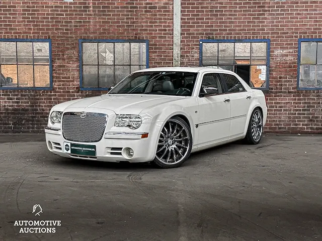 Chrystler 300c hemi 5.7 v8 340pk 2005 -youngtimer- - afbeelding 1 van  54