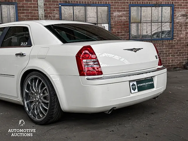 Chrystler 300c hemi 5.7 v8 340pk 2005 -youngtimer- - afbeelding 14 van  54