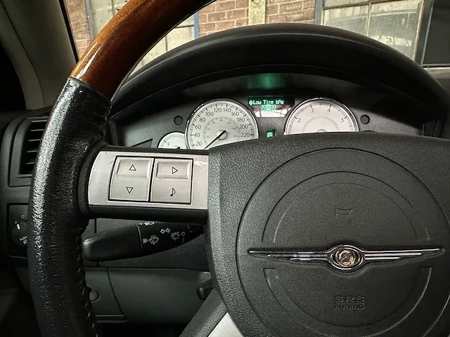 Chrystler 300c hemi 5.7 v8 340pk 2005 -youngtimer- - afbeelding 20 van  54