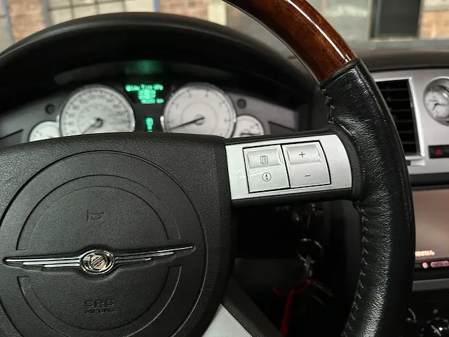 Chrystler 300c hemi 5.7 v8 340pk 2005 -youngtimer- - afbeelding 21 van  54