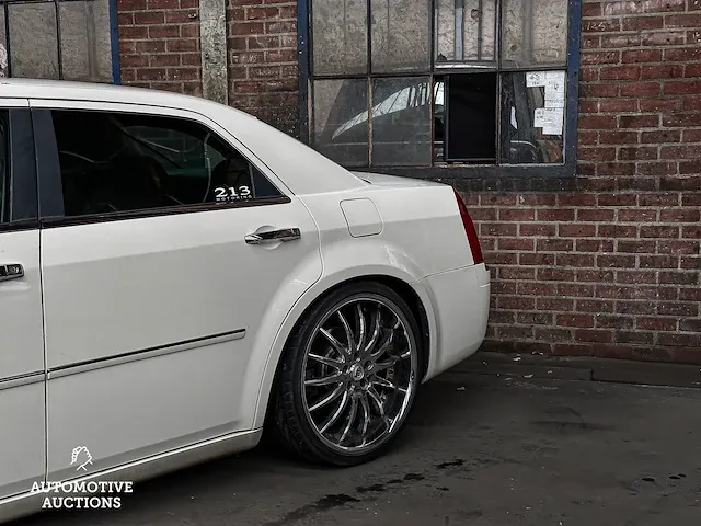 Chrystler 300c hemi 5.7 v8 340pk 2005 -youngtimer- - afbeelding 34 van  54