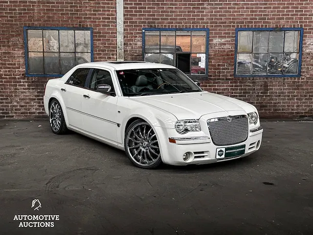 Chrystler 300c hemi 5.7 v8 340pk 2005 -youngtimer- - afbeelding 52 van  54