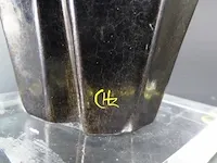 Chz gemerkte sculptuur - afbeelding 4 van  5