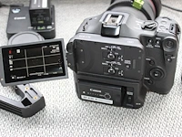 Cinema camera canon eos c70 met lens canon rf 24-70mm f/2,8l is usm. uitgerust met een 35mm dgo-sensor voor... - afbeelding 2 van  6