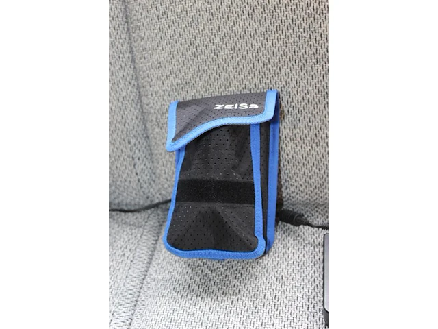 Cinema camera canon eos c70 met lens canon rf 24-70mm f/2,8l is usm. uitgerust met een 35mm dgo-sensor voor... - afbeelding 5 van  6