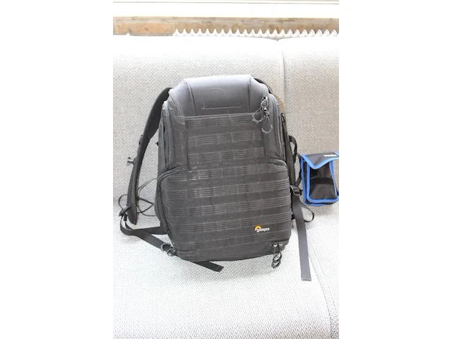 Cinema camera canon eos c70 met lens canon rf 24-70mm f/2,8l is usm. uitgerust met een 35mm dgo-sensor voor... - afbeelding 6 van  6