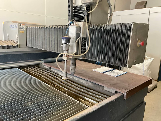 Cinnova fbw 3015-3-250 waterstraalsnijmachine - afbeelding 3 van  31