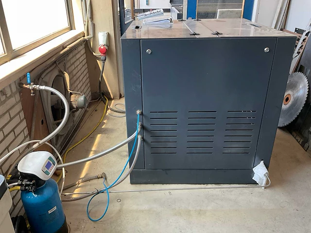 Cinnova fbw 3015-3-250 waterstraalsnijmachine - afbeelding 11 van  31