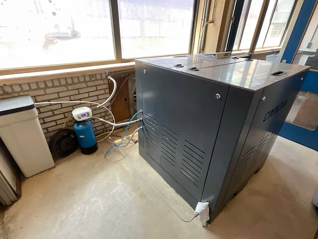 Cinnova fbw 3015-3-250 waterstraalsnijmachine - afbeelding 13 van  31