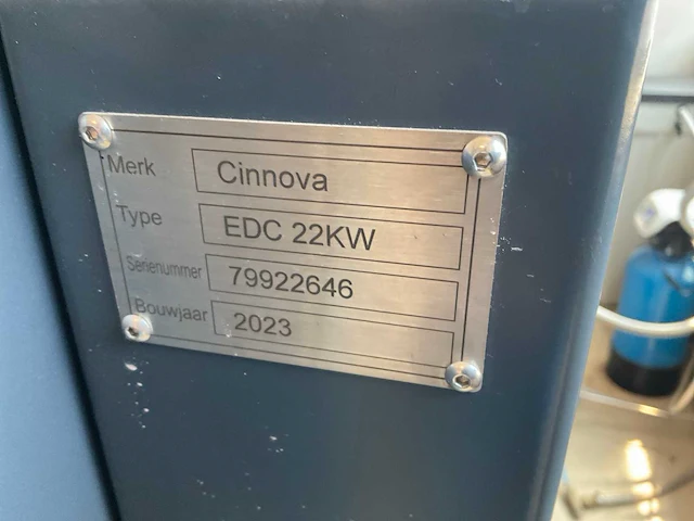 Cinnova fbw 3015-3-250 waterstraalsnijmachine - afbeelding 16 van  31