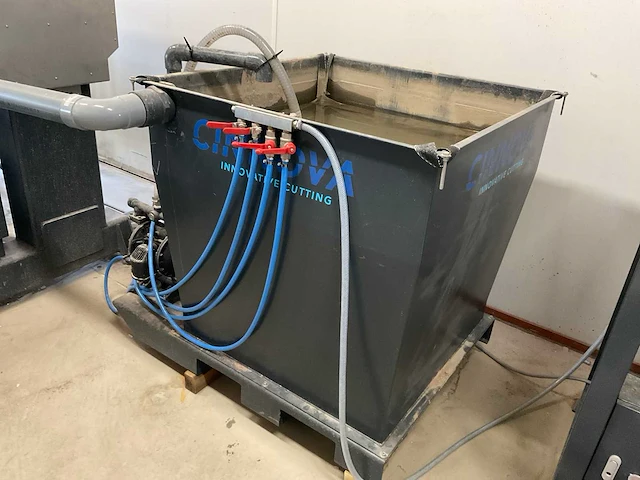 Cinnova fbw 3015-3-250 waterstraalsnijmachine - afbeelding 18 van  31