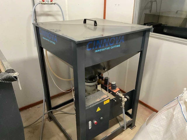 Cinnova fbw 3015-3-250 waterstraalsnijmachine - afbeelding 19 van  31
