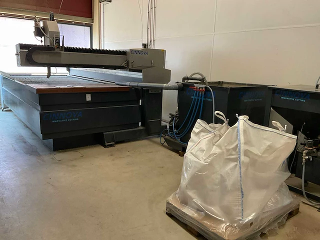 Cinnova fbw 3015-3-250 waterstraalsnijmachine - afbeelding 12 van  31