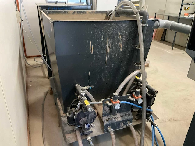 Cinnova fbw 3015-3-250 waterstraalsnijmachine - afbeelding 25 van  31