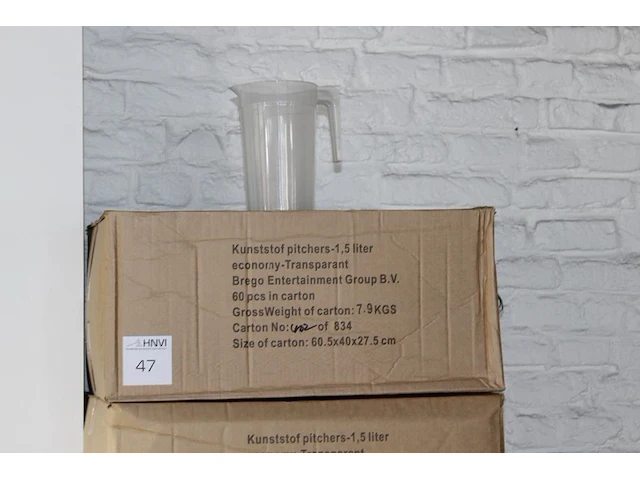 Circa 300 kunststof pitchers a 1.5 liter. - afbeelding 2 van  3