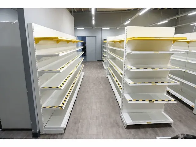 Circa 40 meter magazijnstelling - afbeelding 9 van  13