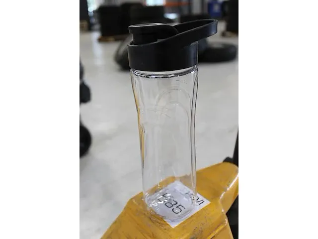 Circa dertig stuks drinkflessen a 600 ml. - afbeelding 2 van  2