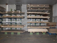 Circa negen meter draagarmstelling bestaande uit negen staanders met lengte 360 cm en 48 draagarmen met len... - afbeelding 2 van  2