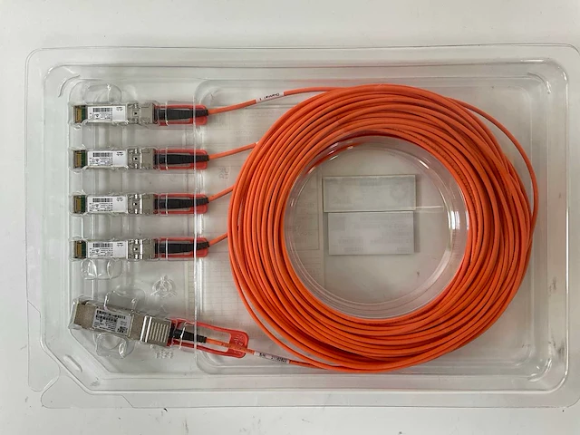 Cisco (qsfp-4x10g-aoc10m) 40gbase 10m active optical qsfp to 4sfp breakout cables (new) (4x) - afbeelding 5 van  5