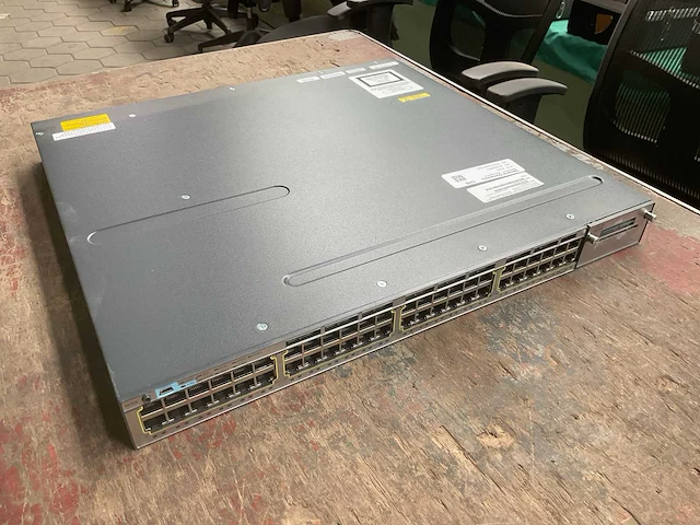 Cisco v1 3750x 48t-s switch - afbeelding 1 van  7