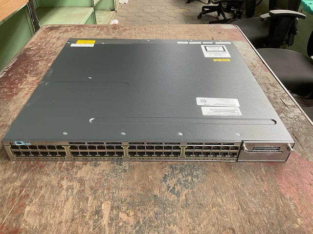 Cisco v1 3750x 48t-s switch - afbeelding 2 van  7