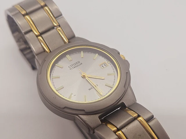 Citizen titanium two-tone horloge - afbeelding 3 van  6