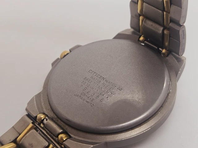 Citizen titanium two-tone horloge - afbeelding 6 van  6