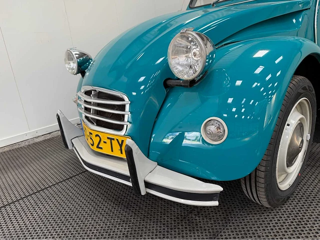 Citroen - 2 cv - eend - oldtimer - 1981 - afbeelding 4 van  37