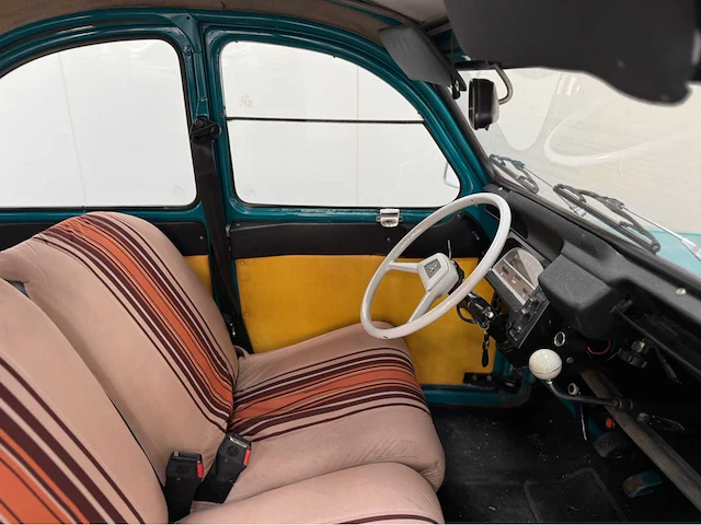 Citroen - 2 cv - eend - oldtimer - 1981 - afbeelding 8 van  37