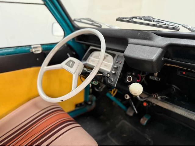 Citroen - 2 cv - eend - oldtimer - 1981 - afbeelding 10 van  37