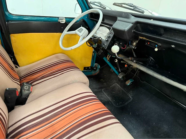 Citroen - 2 cv - eend - oldtimer - 1981 - afbeelding 11 van  37