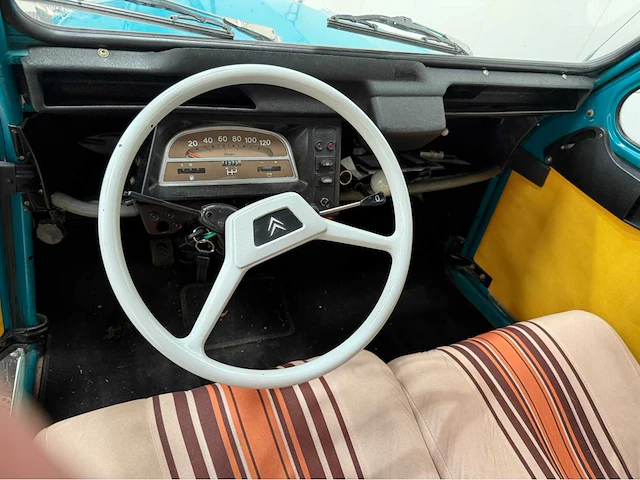 Citroen - 2 cv - eend - oldtimer - 1981 - afbeelding 20 van  37