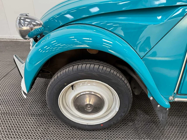 Citroen - 2 cv - eend - oldtimer - 1981 - afbeelding 30 van  37