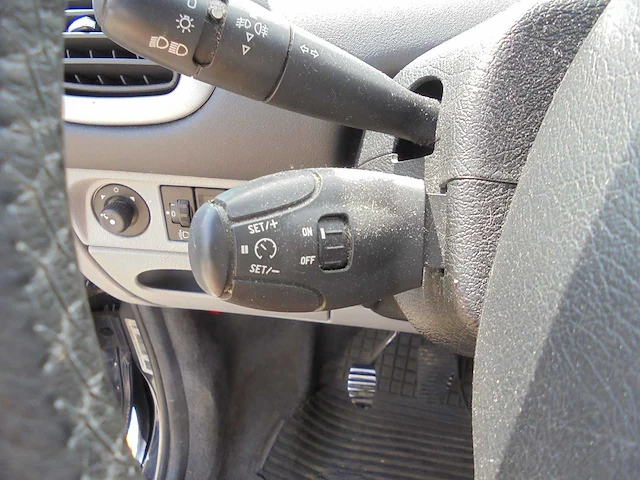 Citroen - 2004 - xsara picasso - 1.8i-16v différence2 - 86-ph-fj - afbeelding 4 van  12