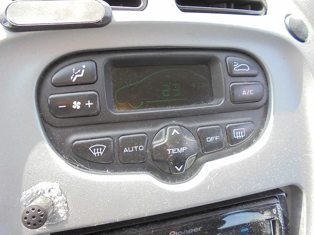Citroen - 2004 - xsara picasso - 1.8i-16v différence2 - 86-ph-fj - afbeelding 12 van  12