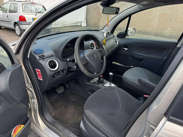 Citroen - 2006 - c3 - 1.4i-16v s&s sensod automaat 70-sg-rr - afbeelding 9 van  11