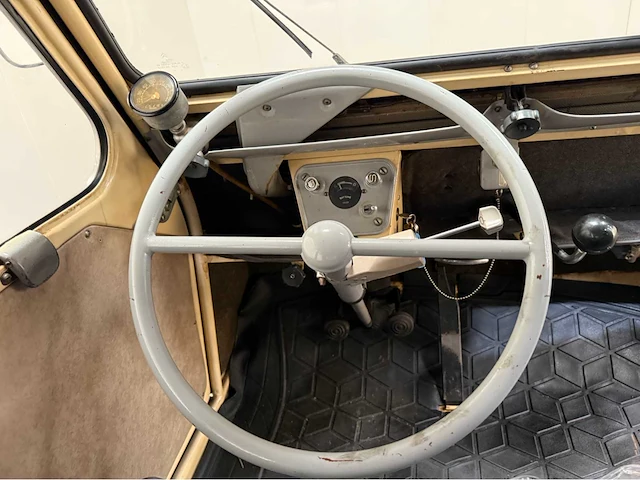Citroen - 2cv - az- eend - oldtimer - 1956 - afbeelding 11 van  30