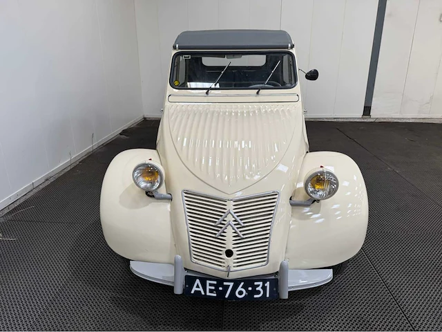 Citroen - 2cv - az- eend - oldtimer - 1956 - afbeelding 12 van  30
