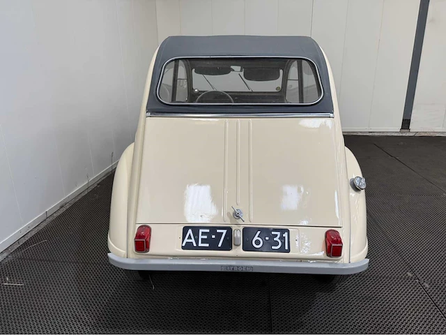 Citroen - 2cv - az- eend - oldtimer - 1956 - afbeelding 27 van  30