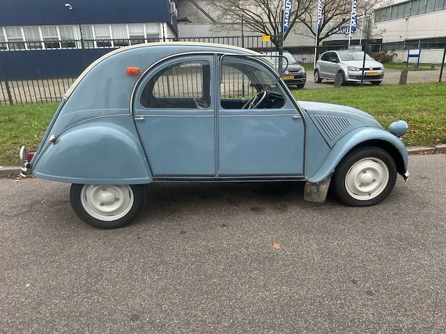 Citroen - 2cv - ribbel eend - classic cars >15 - afbeelding 9 van  12