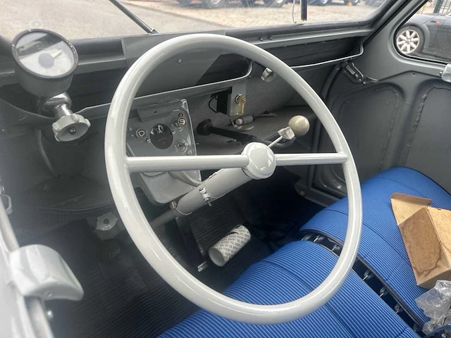 Citroen - 2cv - ribbeleend - classic cars >15 - afbeelding 13 van  13