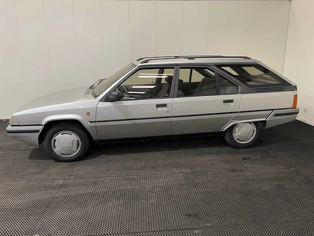 Citroen - bx - oldtimer - 1986 - afbeelding 22 van  28