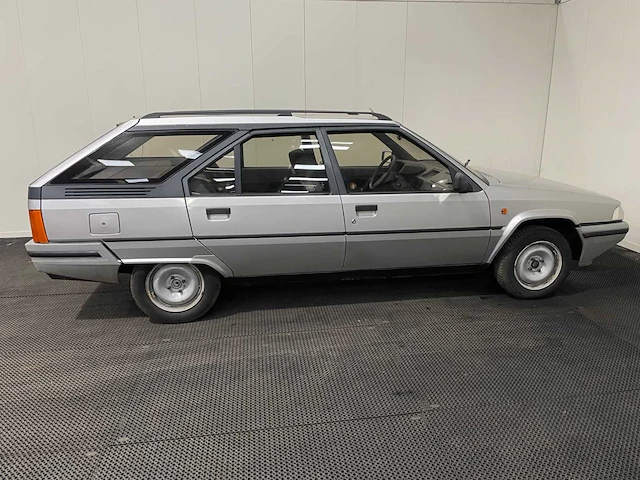 Citroen - bx - oldtimer - 1986 - afbeelding 25 van  28