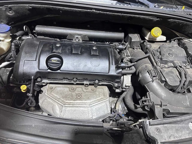 Citroen - c3 - 1.4 vti selection - 35-rkx-1 - afbeelding 8 van  16