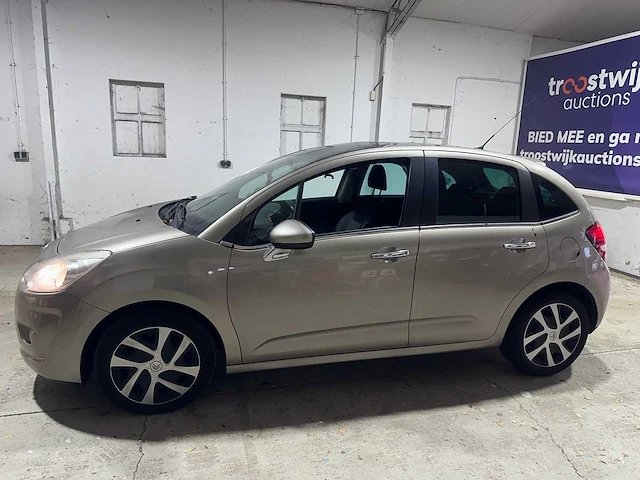 Citroen - c3 - 1.4 vti selection - 35-rkx-1 - afbeelding 9 van  16