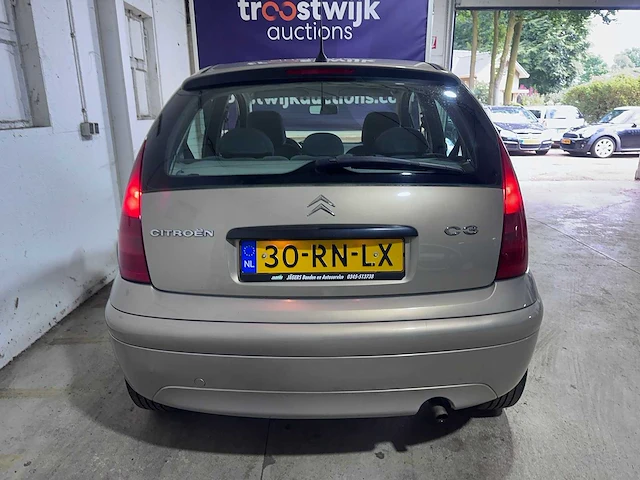 Citroen - c3 - 1.4i automaat attraction - 30-rn-lx - afbeelding 13 van  18