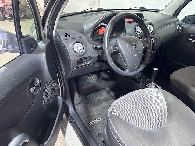 Citroen - c3 - 1.4i automaat attraction - 30-rn-lx - afbeelding 18 van  18