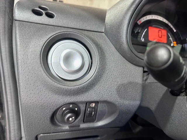 Citroen - c3 - 1.4i exclusive - 53-nk-jh - afbeelding 4 van  20