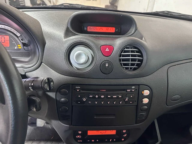 Citroen - c3 - 1.4i exclusive - 53-nk-jh - afbeelding 5 van  20